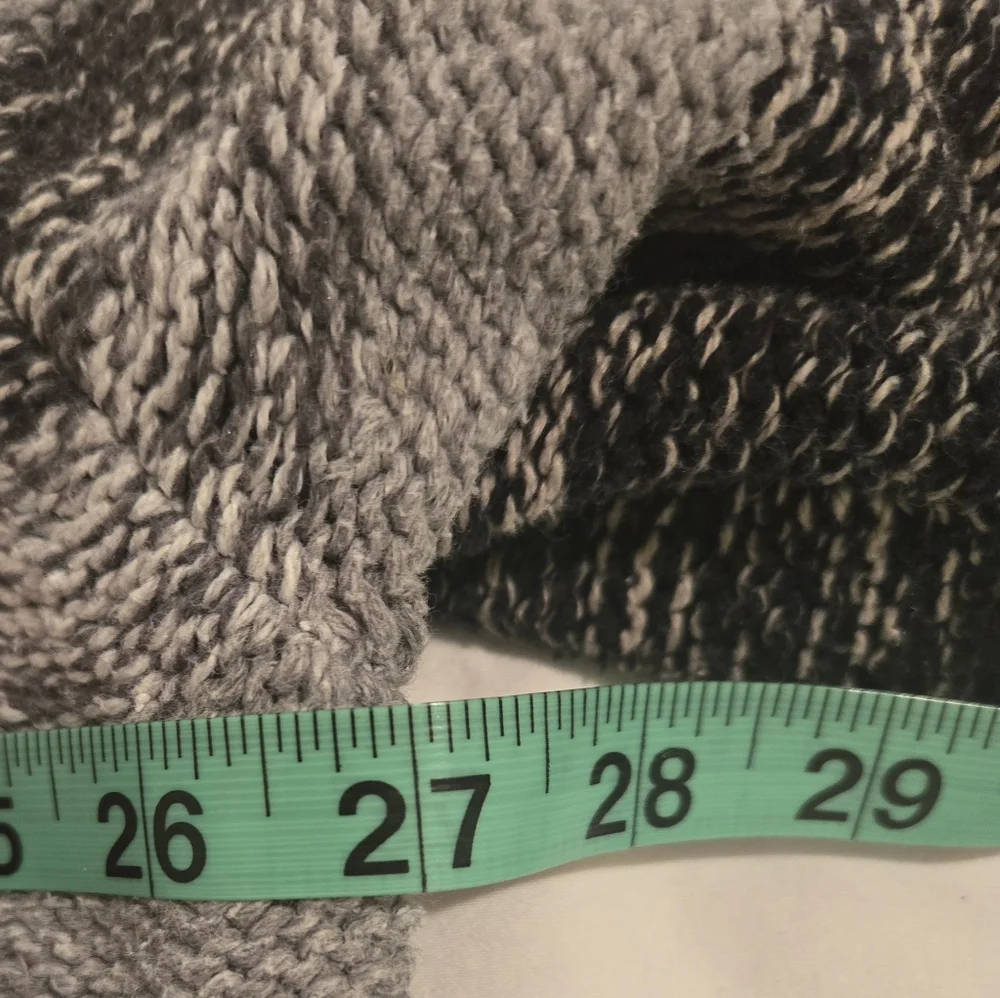 Old Navy Gray Knit Sweater